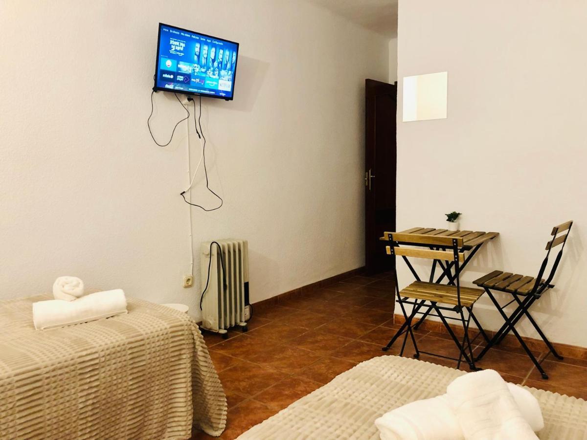 Low Cost Rooms Malaga River Exteriér fotografie