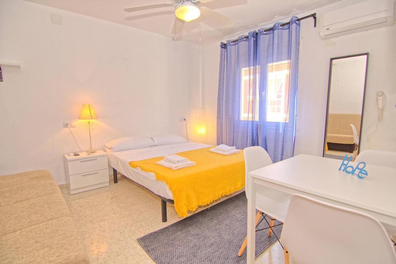Low Cost Rooms Malaga River Exteriér fotografie